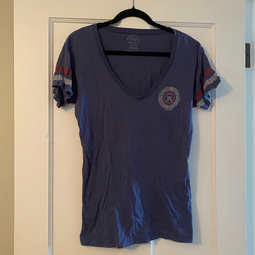 47 Brand Blue Chicago Cubs V-Neck Graphic Tee